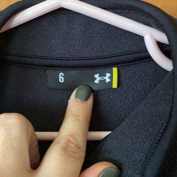 Kids UA size 6 pullover - Picture 2 of 3